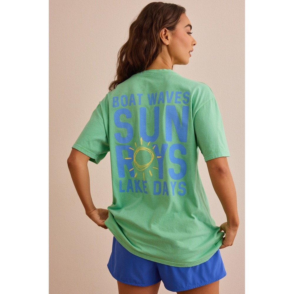 AS Revival Boat Waves Sun Rays Lake Days Graphic T-Shirt Green Size Medium